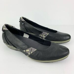Merrell Elles Black Leather Slip On Athletic Air Cushion Bungee Flats 8.5